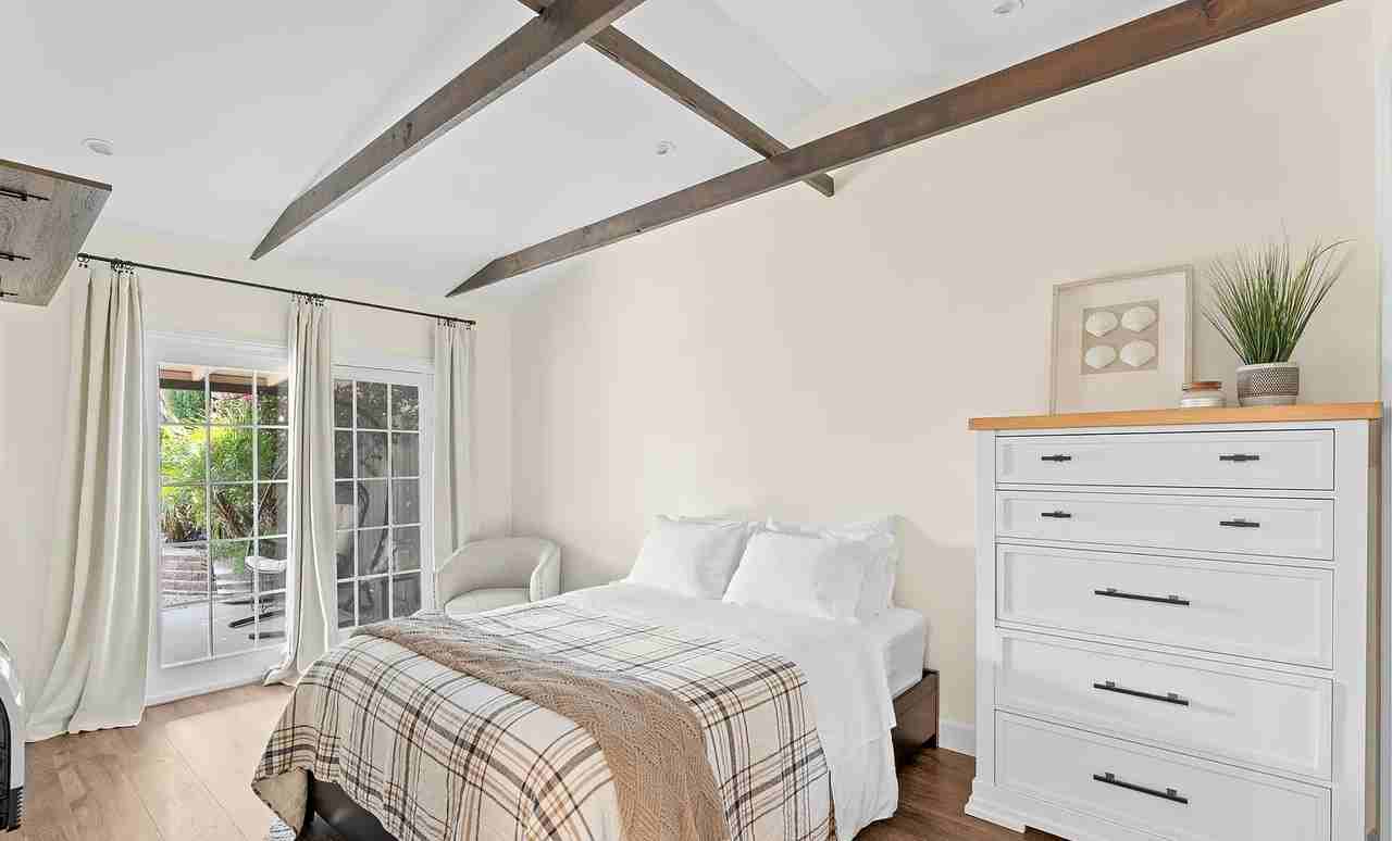 828 Bambi Ct - Photo 2 of 12