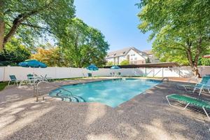 featured image of 20 Hammond Pond Pkwy