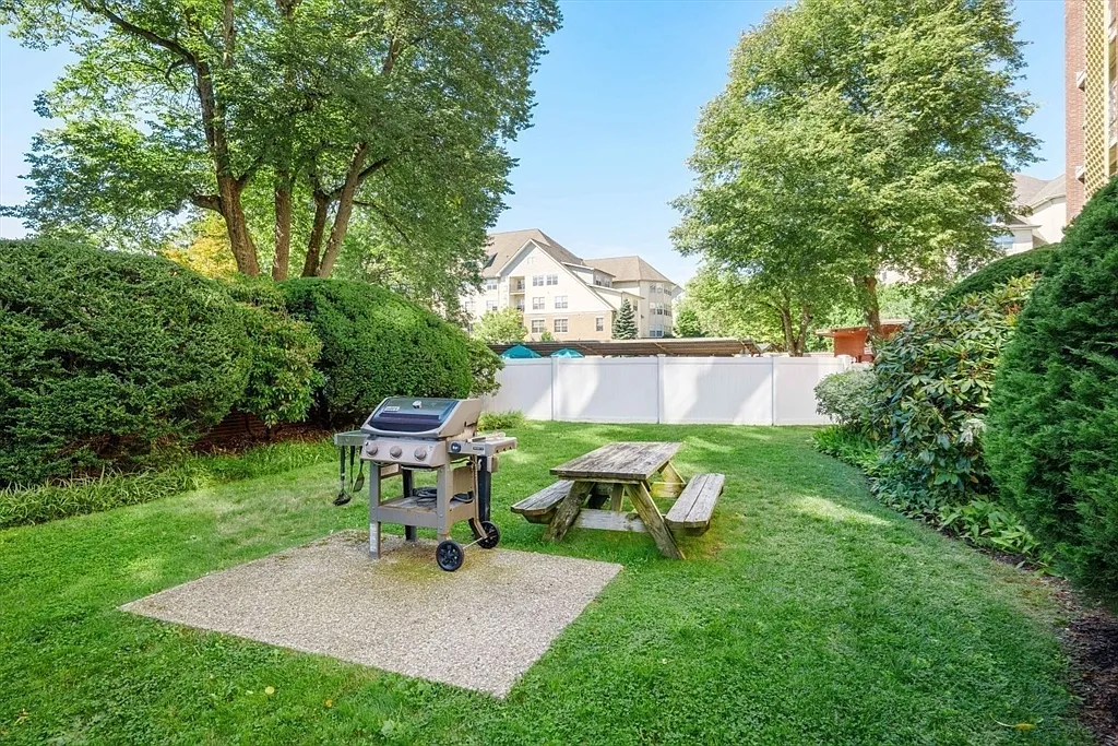 20 Hammond Pond Pkwy - Photo 3 of 14