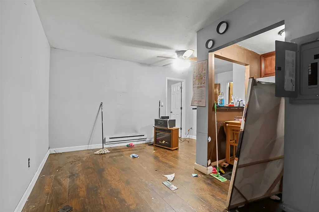 175 Clare Ave - Photo 4 of 11