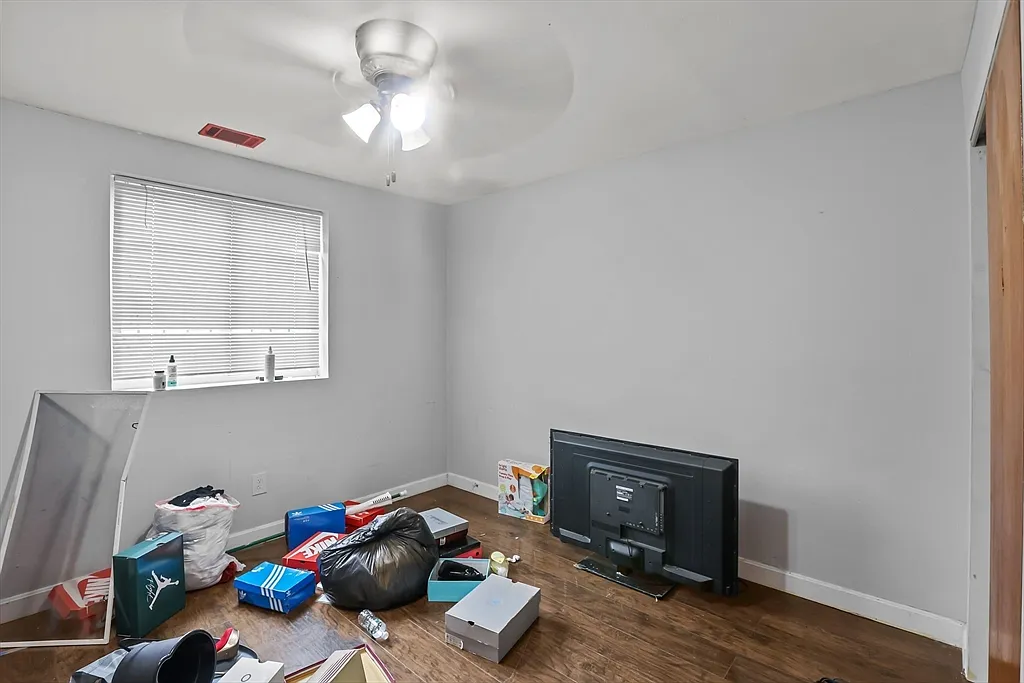 175 Clare Ave - Photo 7 of 11