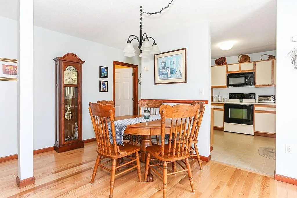 720 Pitchers Way - Photo 2 of 13