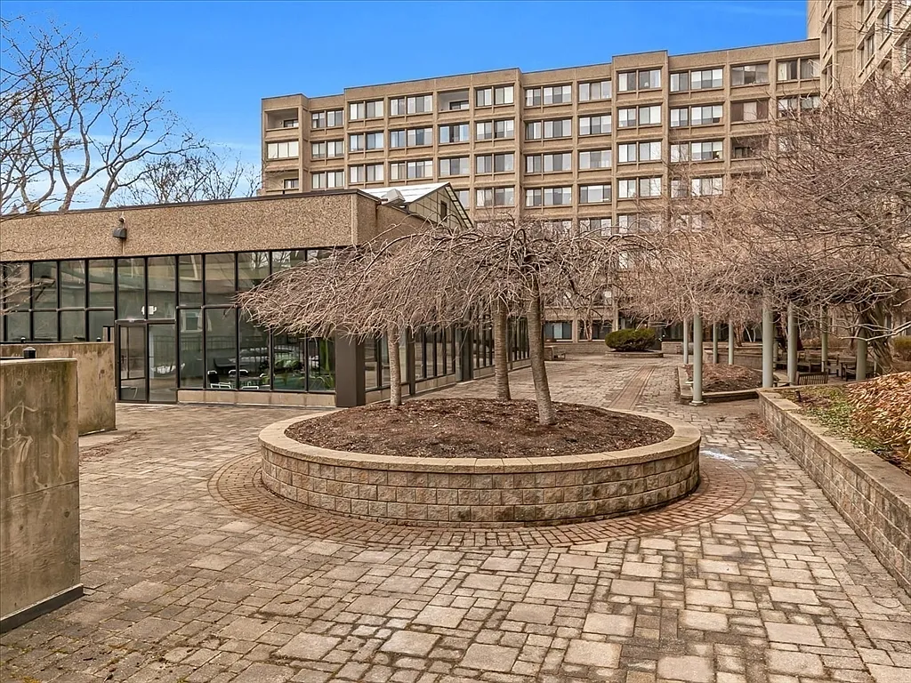 1731 Beacon St - Photo 2 of 15