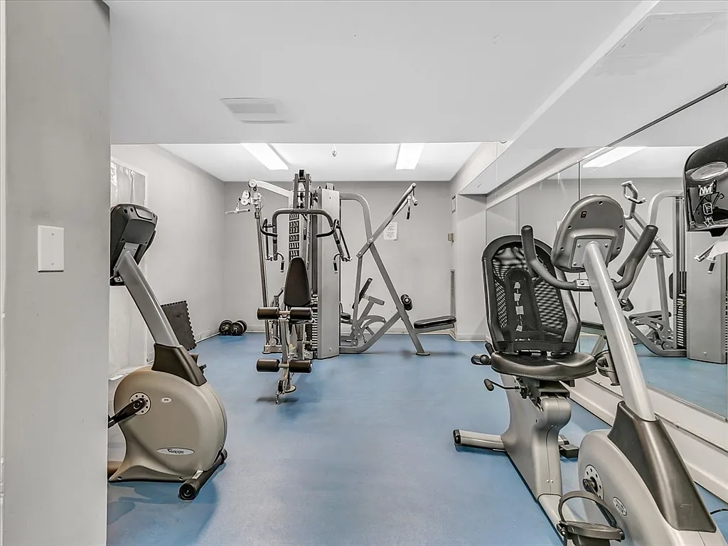 1731 Beacon St - Photo 5 of 15