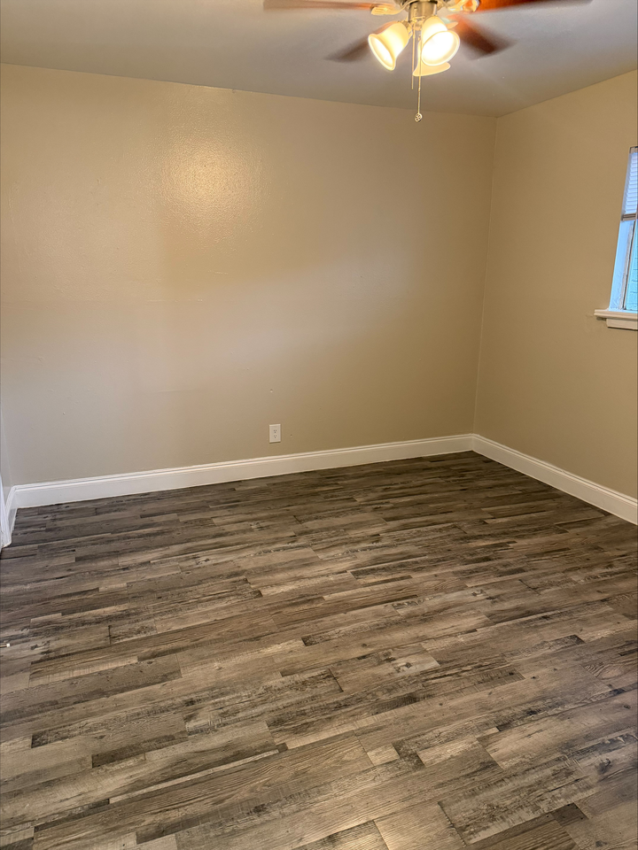 Hanover House Apartments - Photo 4 of 12