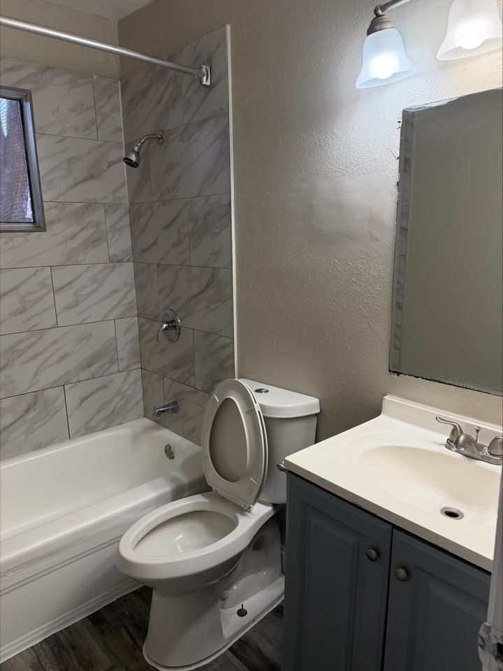 Hanover House Apartments - Photo 5 of 12