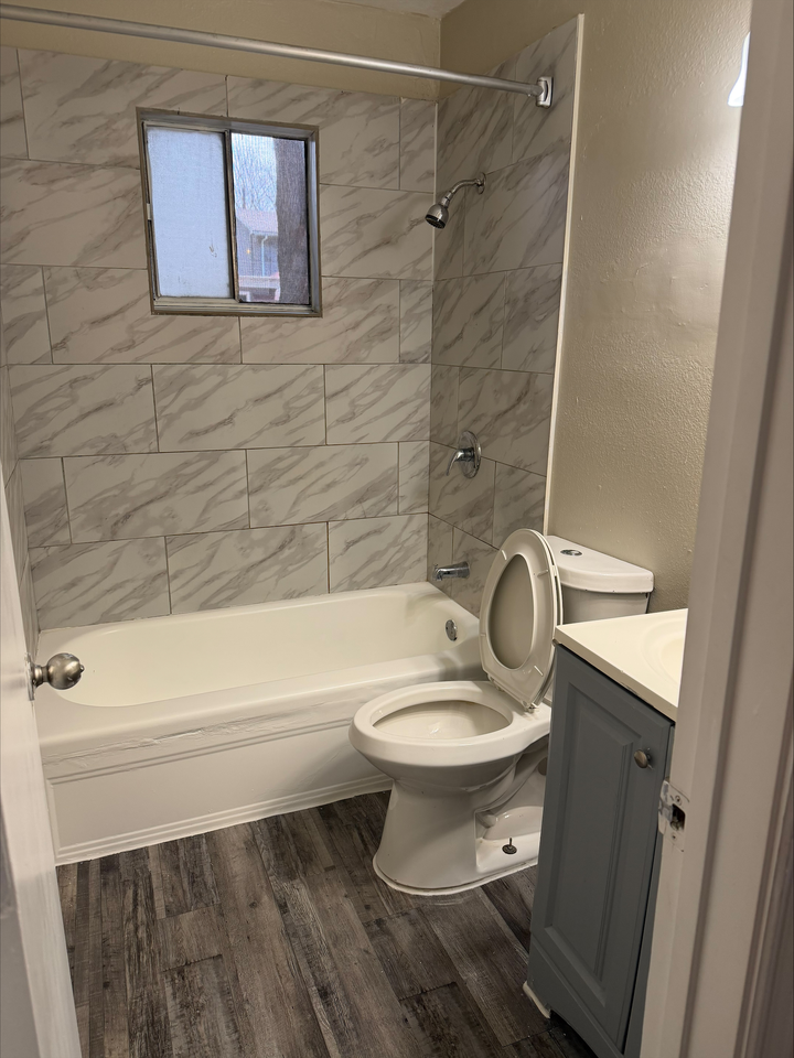 Hanover House Apartments - Photo 6 of 12