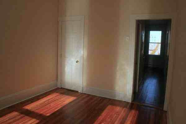 31 Revere St - Photo 2 of 5