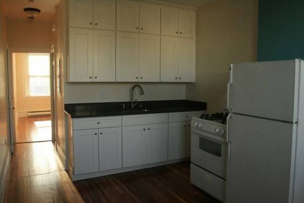 31 Revere St - Photo 3 of 5