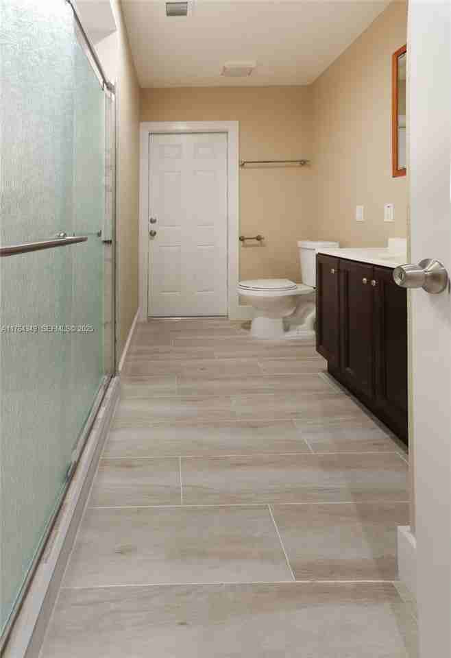 8870 Southwest 87th Street - Photo 7 of 20