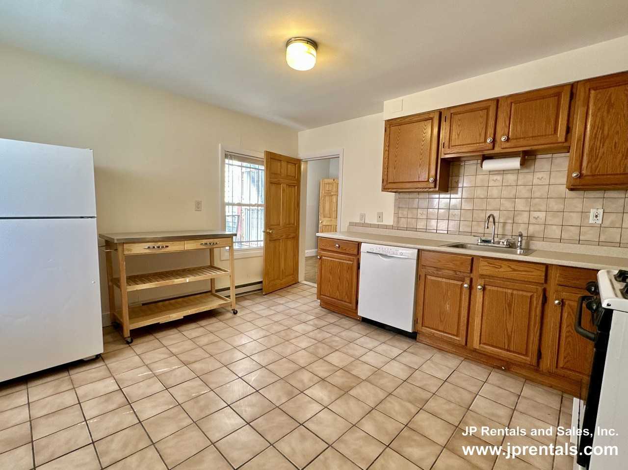 386 Centre St #1 - Photo 3 of 16