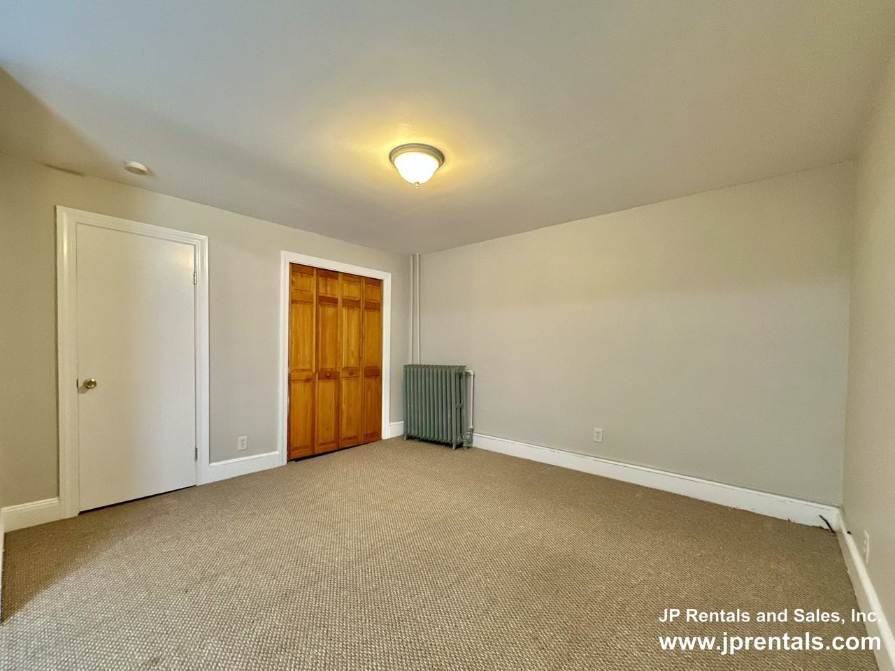 386 Centre St #1 - Photo 7 of 16