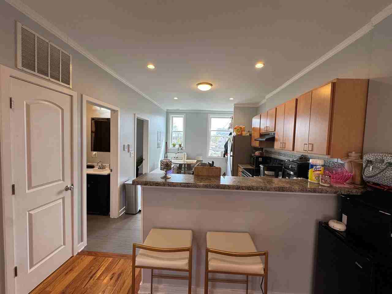 N Keeler Ave #2E - Photo 2 of 9