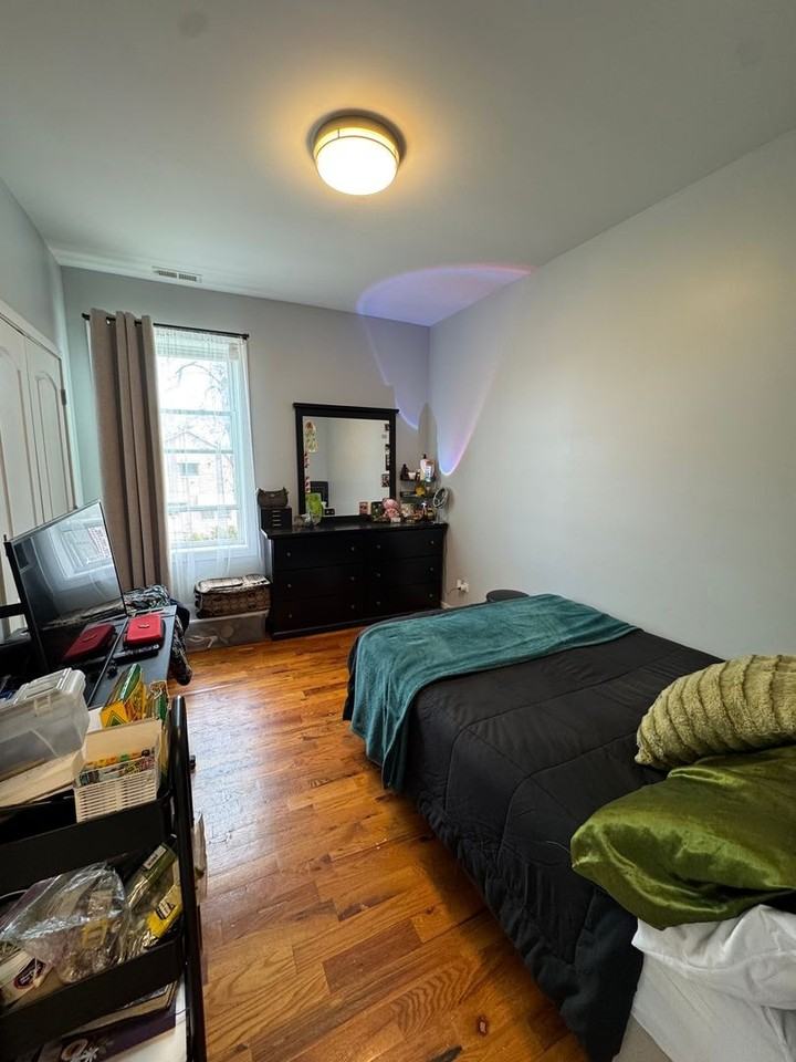 N Keeler Ave #2E - Photo 5 of 9