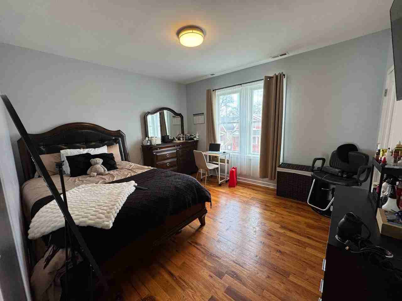 N Keeler Ave #2E - Photo 6 of 9