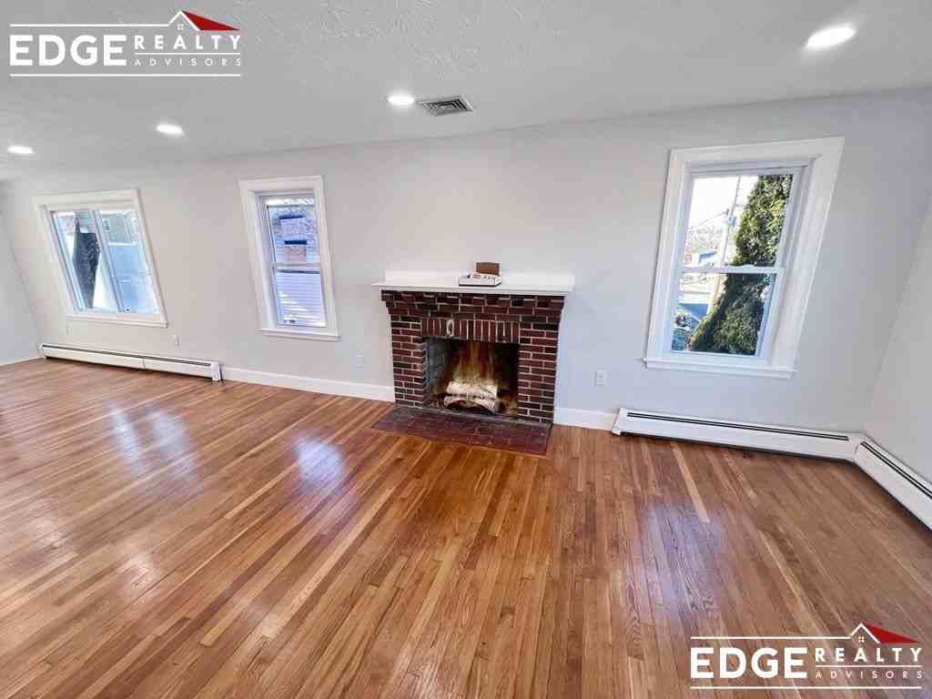 34 Crawford Rd - Photo 4 of 10