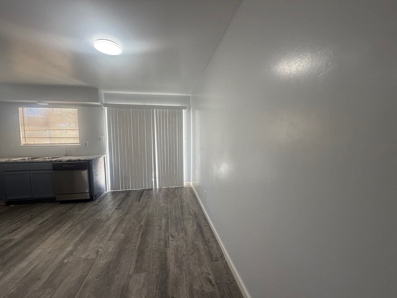 513 Wisconsin St Ne #1A - Photo 4 of 15