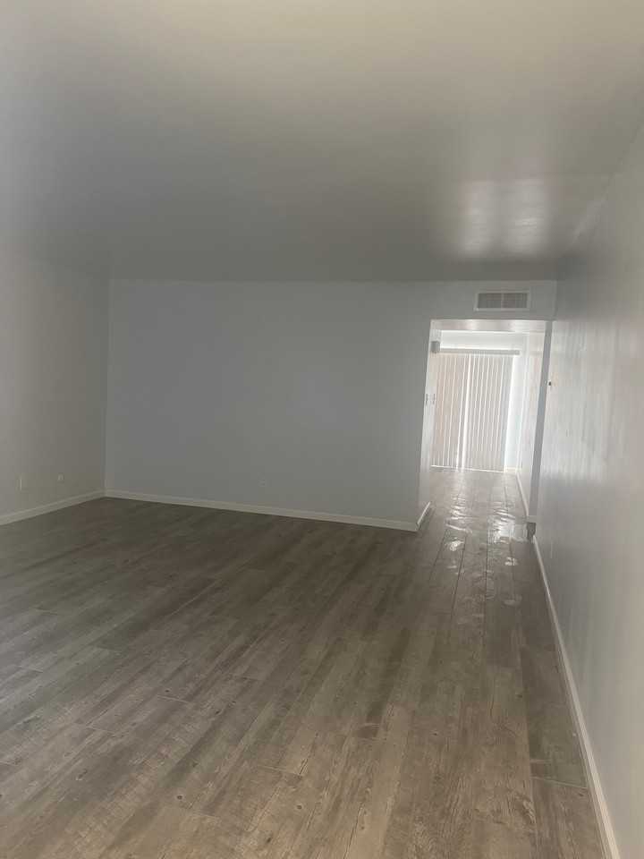 513 Wisconsin St Ne #1A - Photo 6 of 15