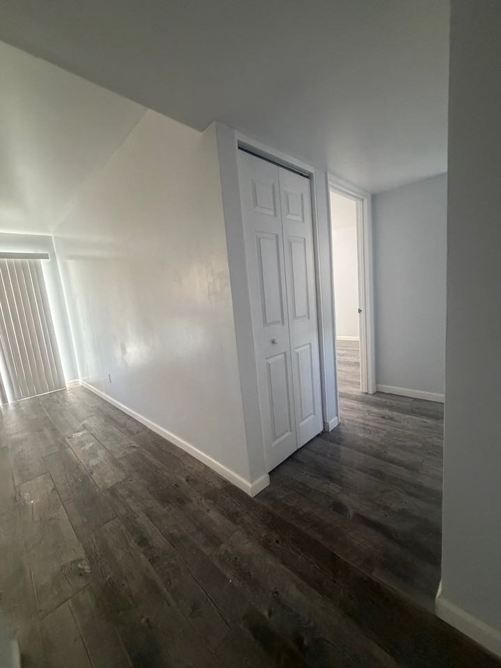 513 Wisconsin St Ne #1A - Photo 7 of 15