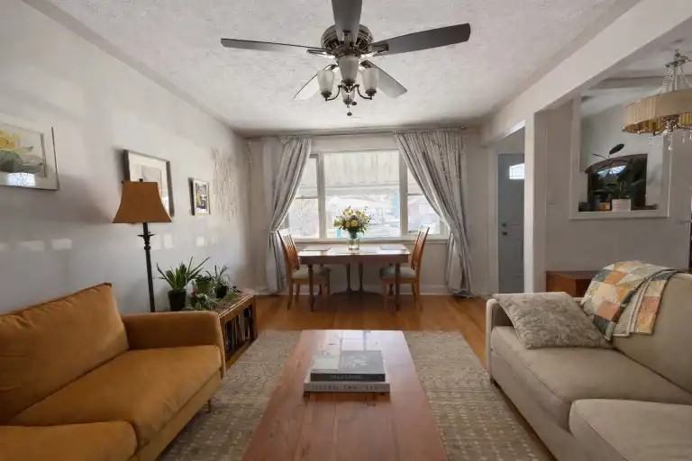 184 Dumble Ave - Photo 4 of 23