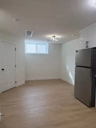 9844 155 St Nw #9844B - Photo 5 of 13