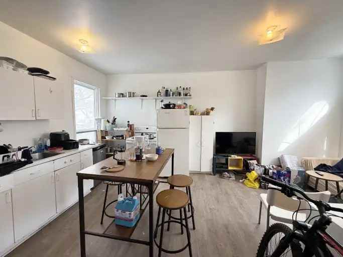 137 Colborne St - Photo 2 of 12