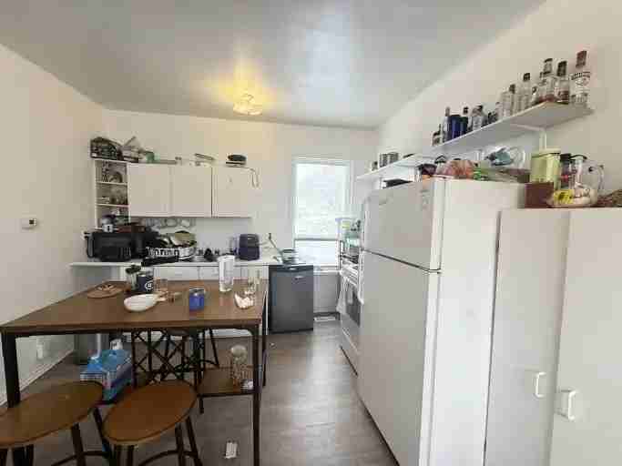 137 Colborne St - Photo 3 of 12