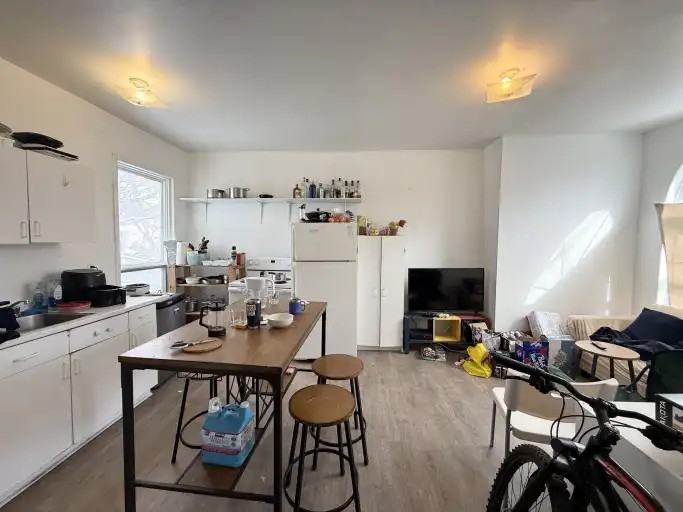 137 Colborne St - Photo 4 of 12