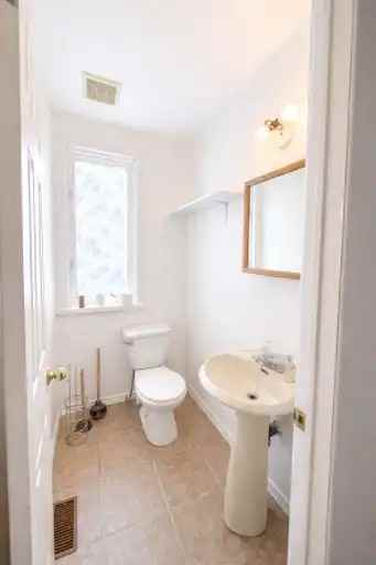 137 Colborne St - Photo 7 of 12