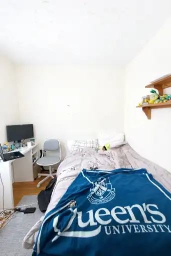 207 University Ave - Photo 3 of 7