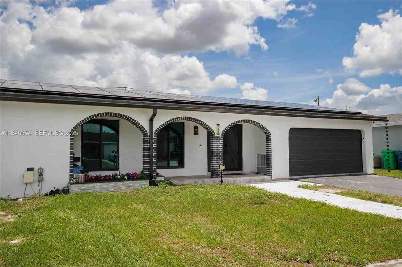 12021 Northwest 29th Place #0 - Photo 5 of 39