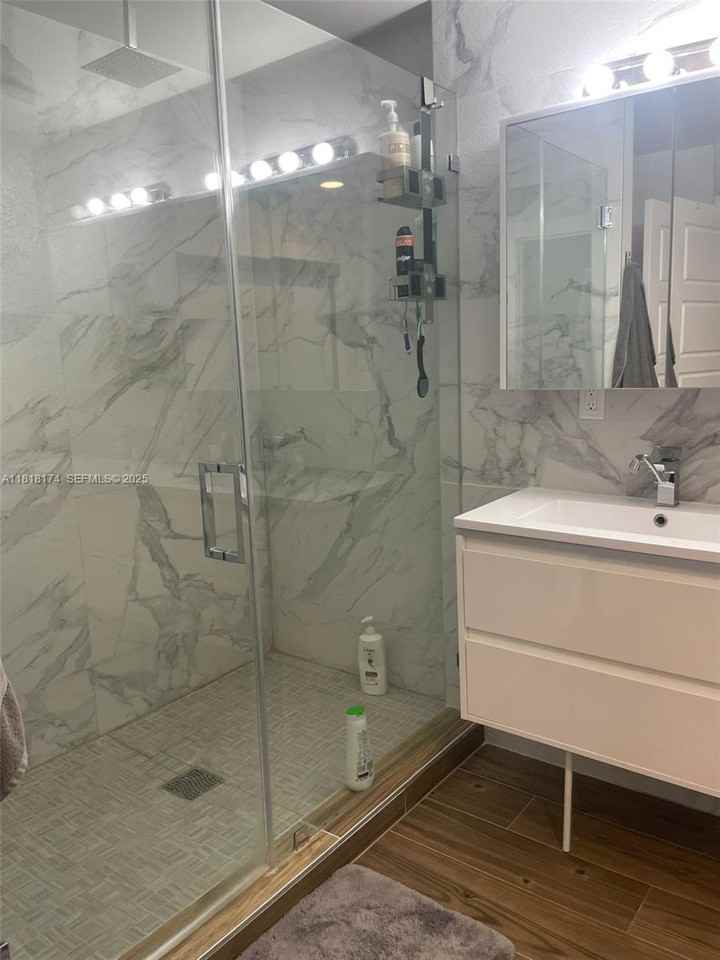 3270 Southwest 44th Street - Photo 4 of 27