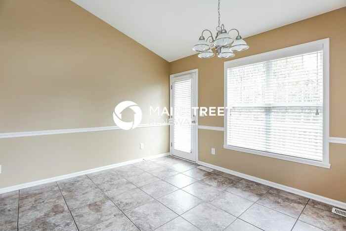 212 Mallard View Ln - Photo 4 of 17