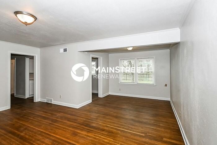 1249 Dearing Rd - Photo 3 of 16