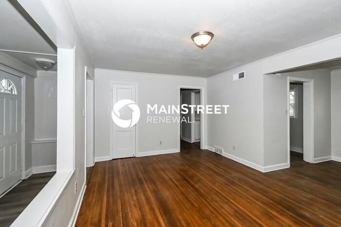 1249 Dearing Rd - Photo 4 of 16