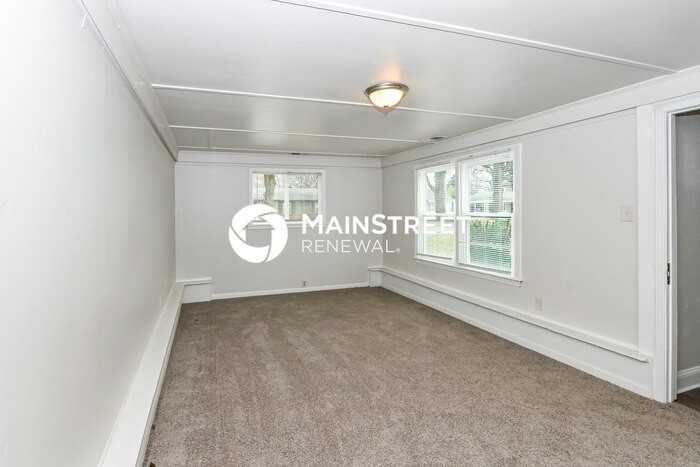 1249 Dearing Rd - Photo 7 of 16