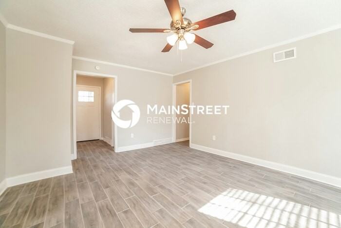 1811 Tissington Dr - Photo 5 of 16