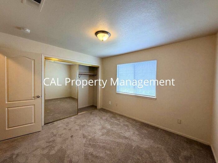 51520 Pine Creek Pl - Photo 4 of 22