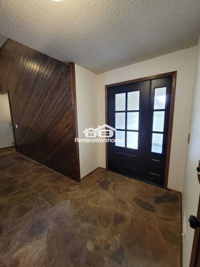 18705 Partridge Cir - Photo 3 of 40