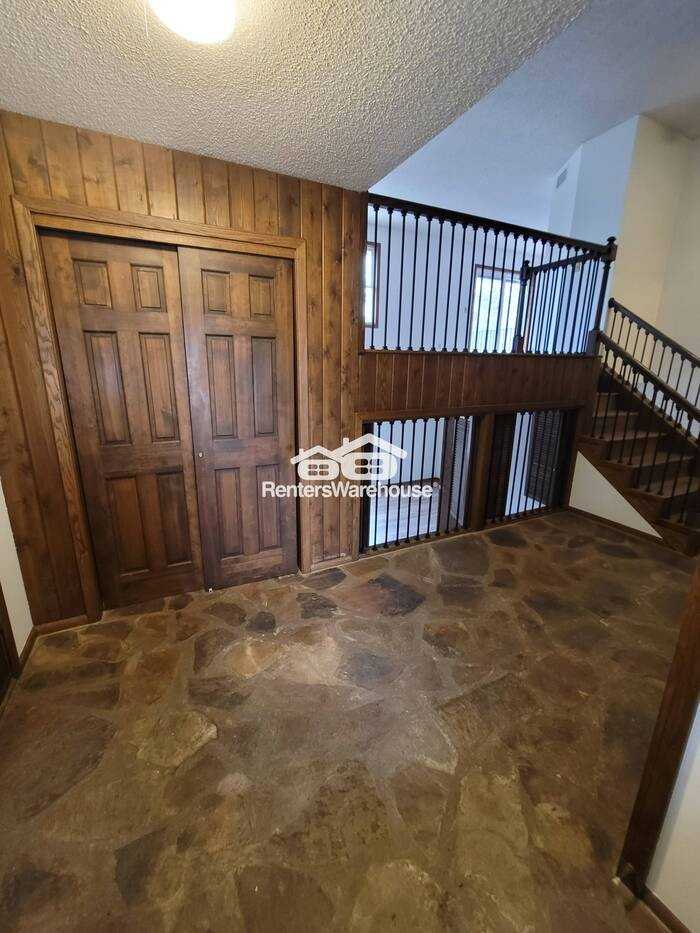 18705 Partridge Cir - Photo 4 of 40