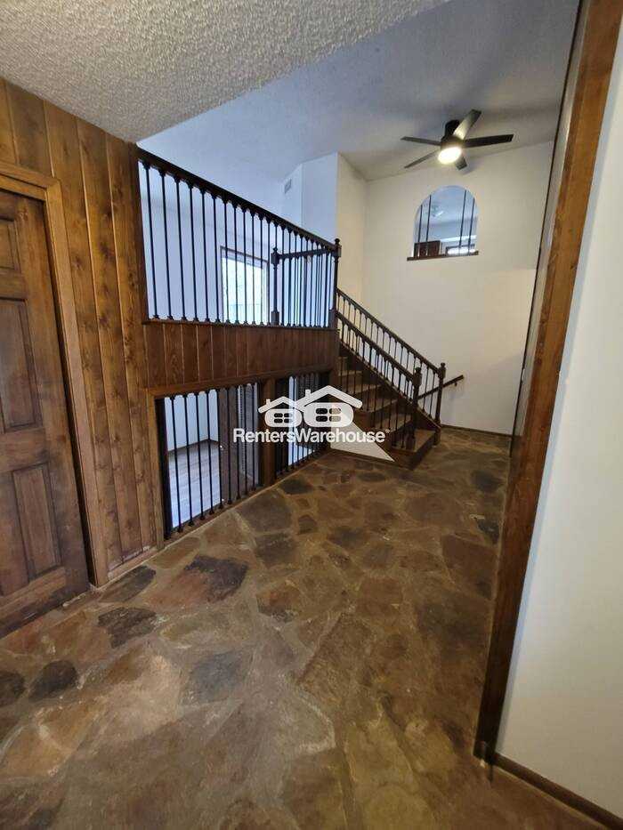 18705 Partridge Cir - Photo 5 of 40