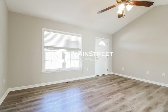 448 Sunray Dr - Photo 4 of 16
