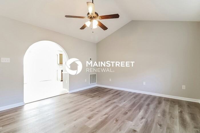 448 Sunray Dr - Photo 5 of 16