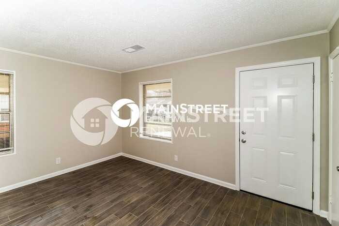 4817 Durbin Ave - Photo 4 of 16