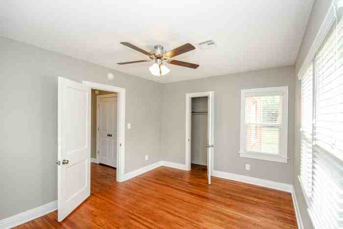 2606 E 7th St - Photo 6 of 26