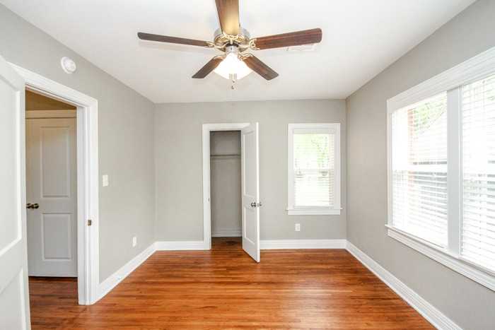 2606 E 7th St - Photo 7 of 26