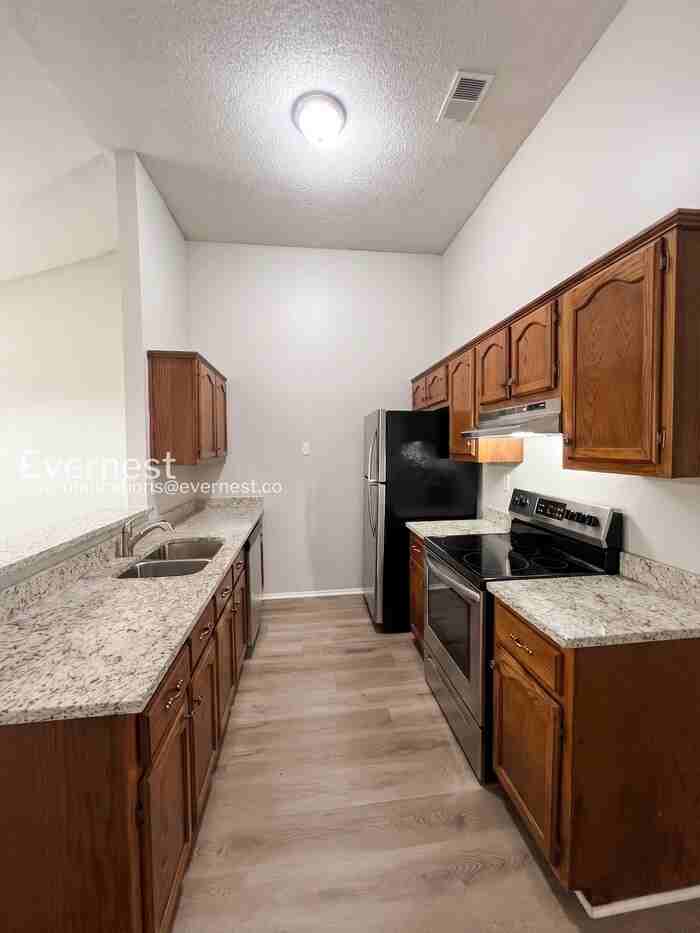 1208 We Ross Pkwy W - Photo 2 of 23