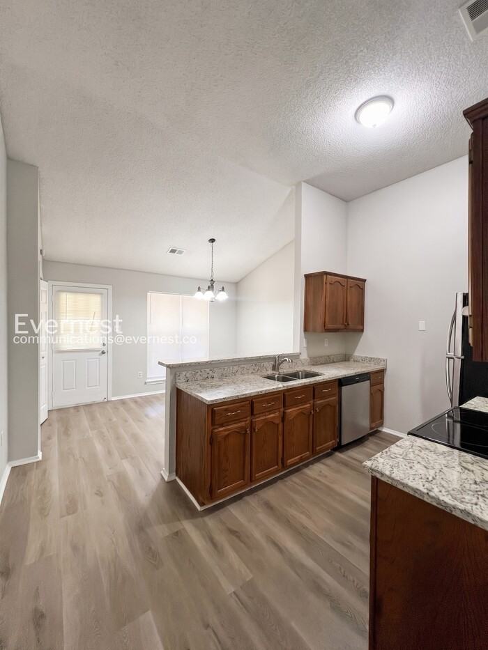 1208 We Ross Pkwy W - Photo 3 of 23