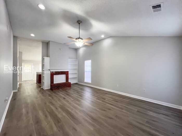 1208 We Ross Pkwy W - Photo 6 of 23