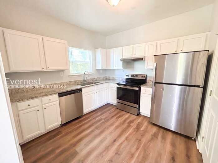 838 Ridge Ave Nw - Photo 4 of 22